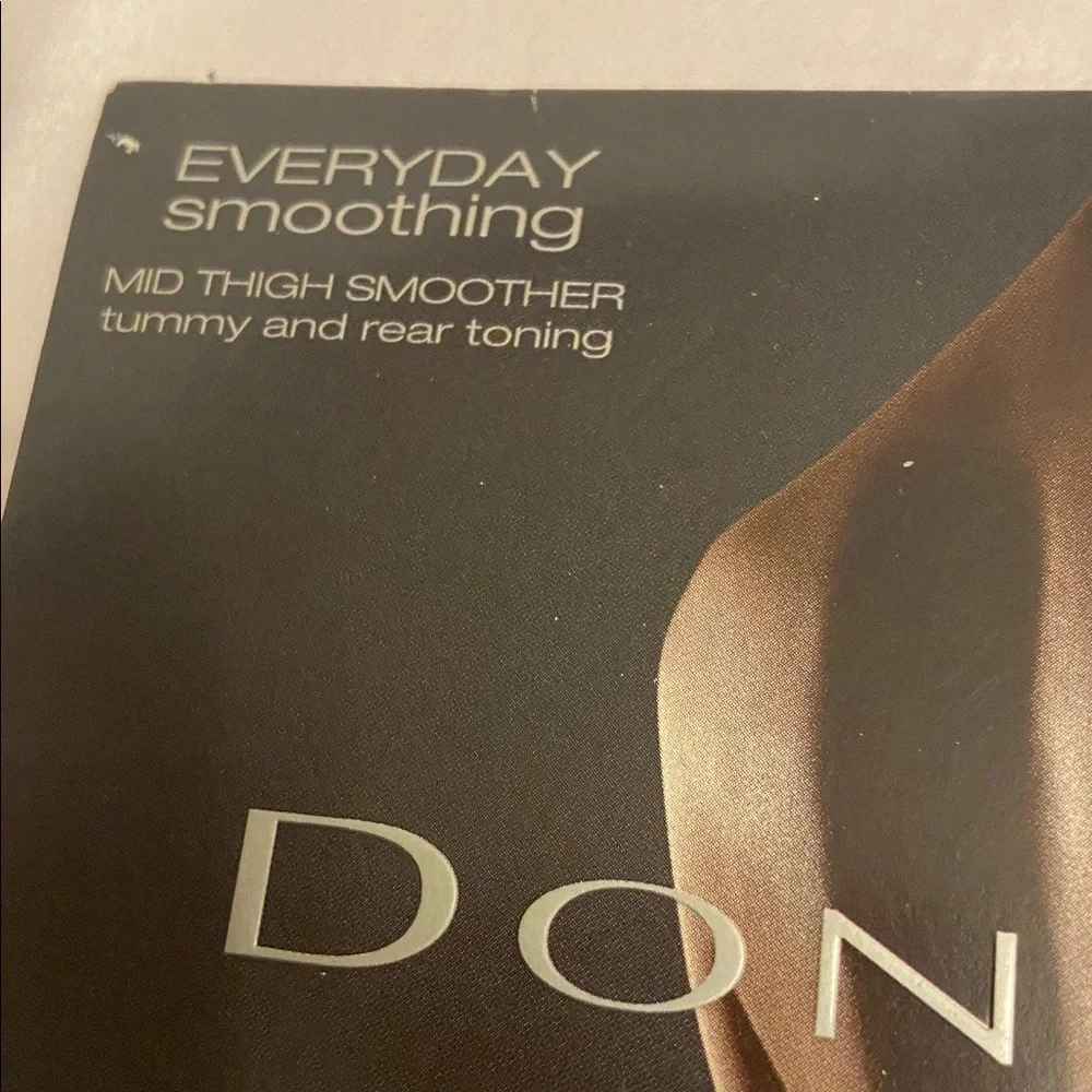 Donna Karan Hosiery Black The Perfect Collection Shapewear Size Small Mid Thigh.